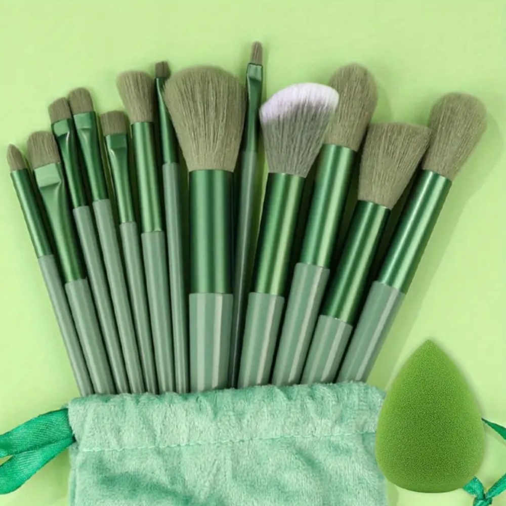 13PC Soft Makeup Brush Set For Foundation Blush Powder Eye’s w/bag & sponge NEW